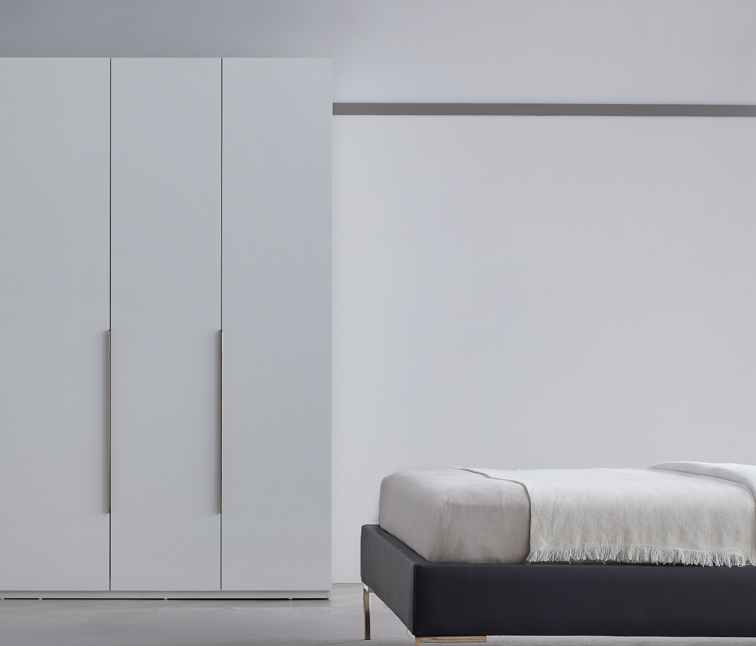 LEGATO 3 DOOR WARDROBE - Image 2