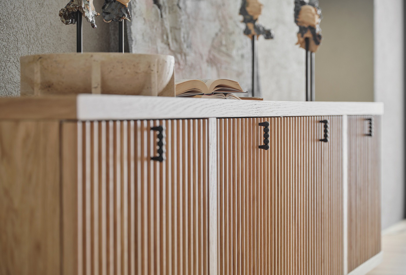 AUSTIN SIDEBOARD OAK.. - Image 3