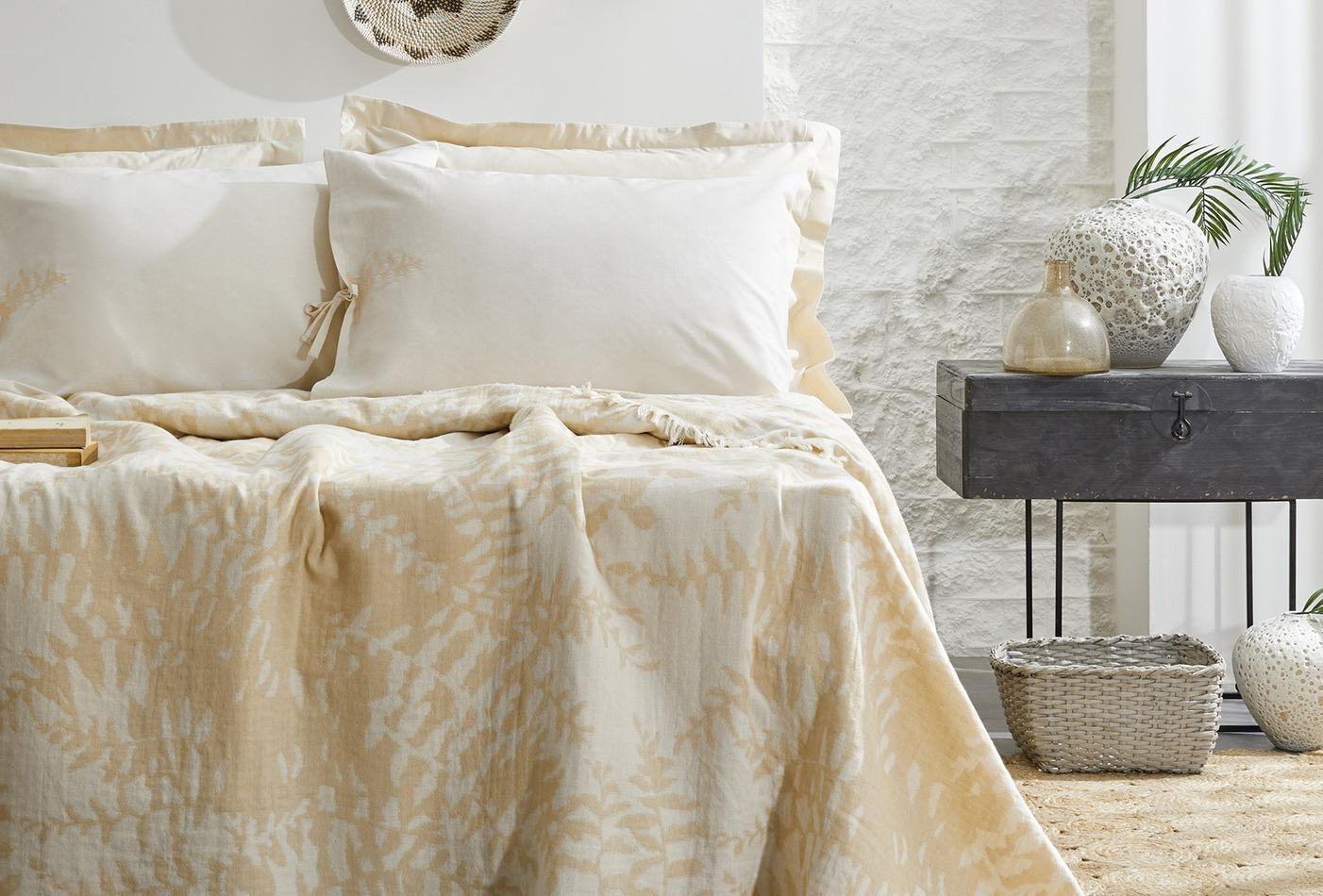 Queen Size Lorena Muslin Pique Bedspread Set -